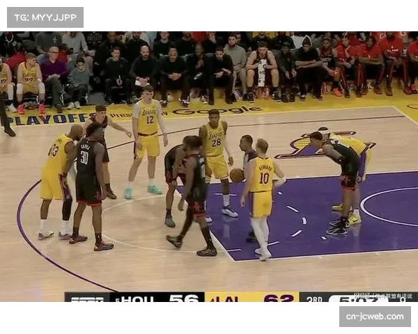 湖人半场33-26领先火箭，肯纳德9中5得12分保持精准输出